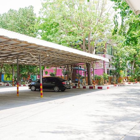 Rak Kun Resort 2 Nakhon Sawan Exterior foto